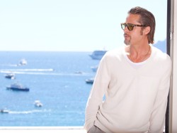 Zobacz Brada Pitta wśród zombie