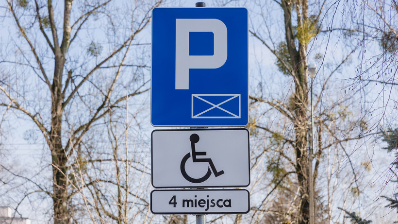 Oznakowanie miejsca postojowego dla osób niepełnosprawnych