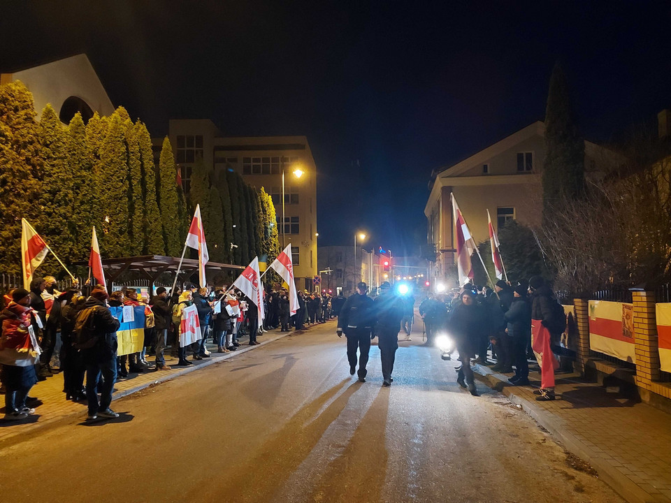 Protesty w Białymstoku na znak solidarności z Ukrainą