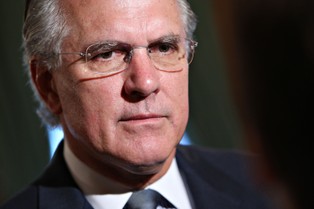 Fisher: obecny kryzys to "matka wszystkich finansowych sztormów"