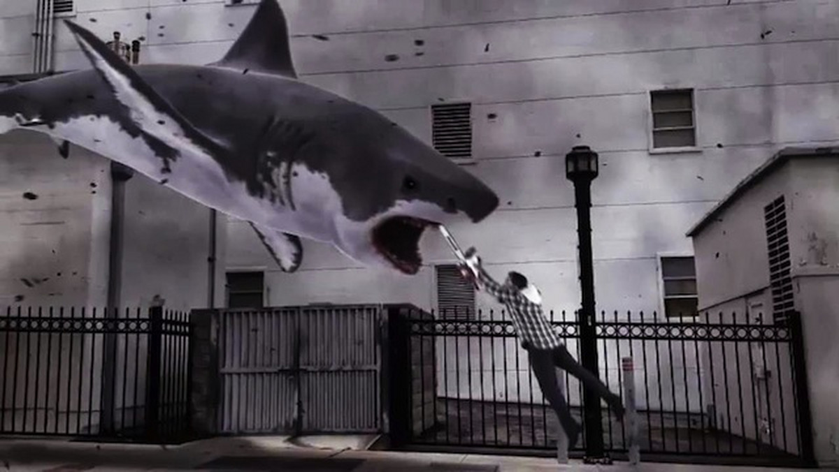 Do sieci trafił pełny zwiastun horroru "Sharknado" z Tarą Reid i Ianem Zieringiem w rolach głównych. Film opowiada historię mieszkańców miasteczka, terorryzowanych przez tornado, w którym znajdują się porwane przez wiatr rekiny. Zwiastun z miejsca stał się hitem internetu.