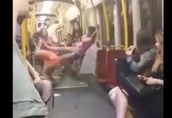 Brutalna bójka w warszawskim tramwaju. Pobiło się kilka nastolatek