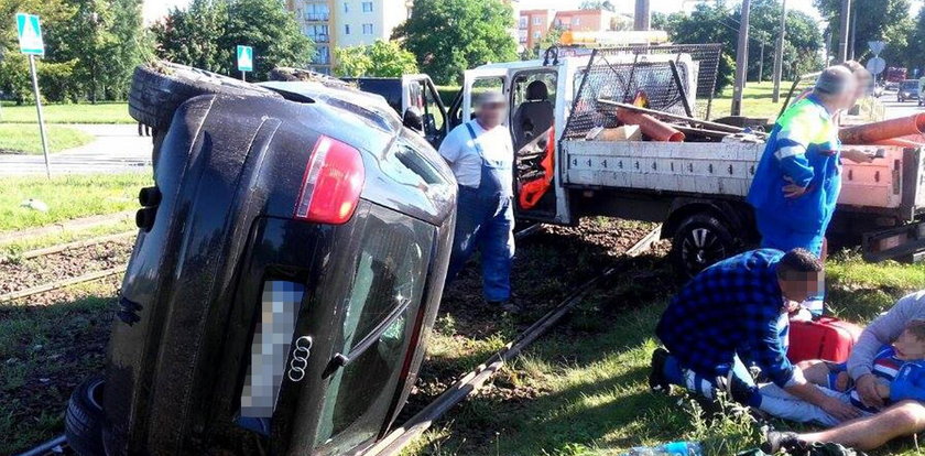 Po pijaku wjechał w audi. Wyjęli ze środka dziecko