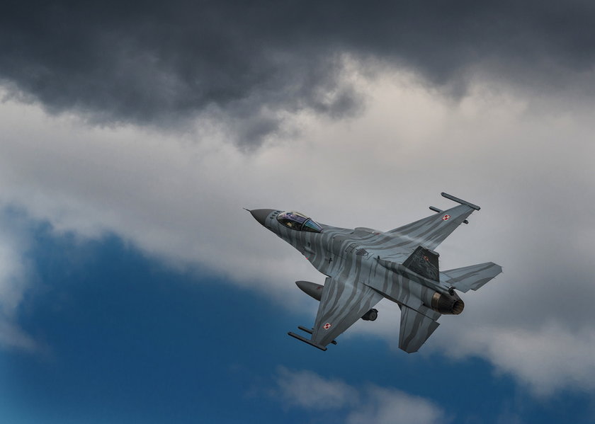 F-16 w tygrysim malowaniu przyleciał na Krzesiny