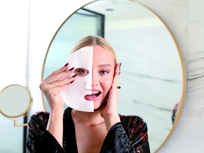 Blic žena poklanja maske za lice