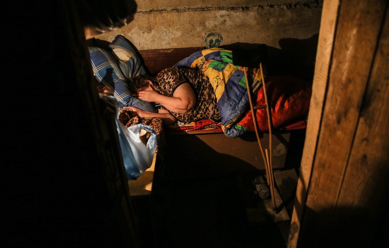 Ludzie w oblęzonym Iłowajsku żyją pod ziemią