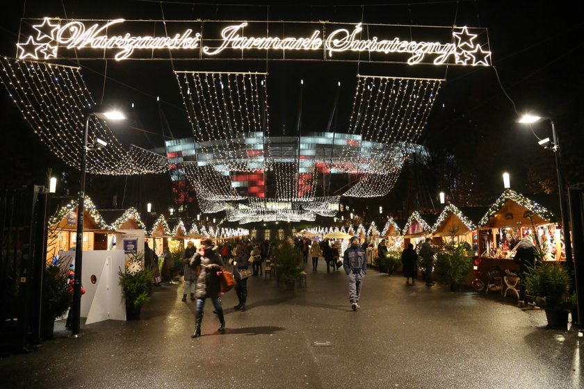 Świąteczny jarmark pod Stadionem Narodowym