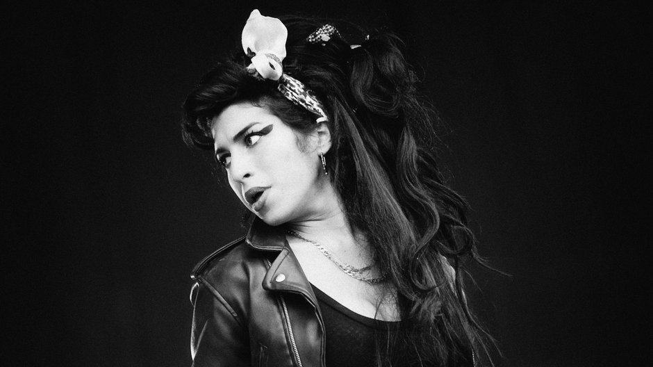 Amy Winehouse podczas koncertu w 2008 r.