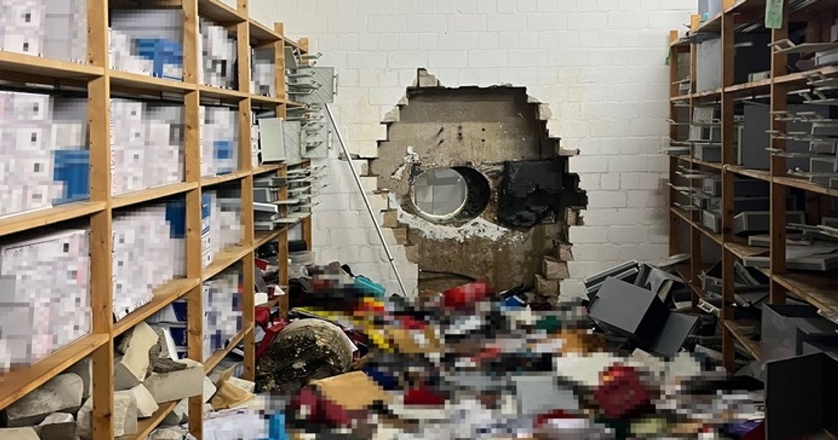 Skarbiec obrabowany. Załamani klienci płaczą. "Chcemy wejść"