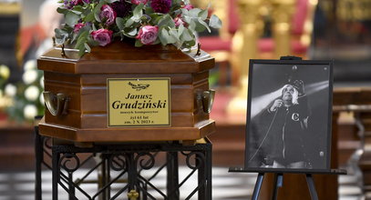 Pogrzeb Janusza Grudzińskiego. Kazik niedawno wyszedł ze szpitala, ale nie opuścił pożegnania przyjaciela