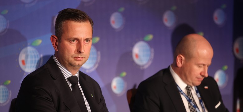 "Fakt": Szef PSL i rzecznik ministra zdrowia napadnięci przez antyszczepionkowców