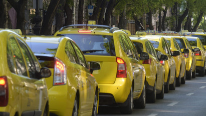 Taxisokk! Orbán Viktortól várnak segítséget a sofőrök