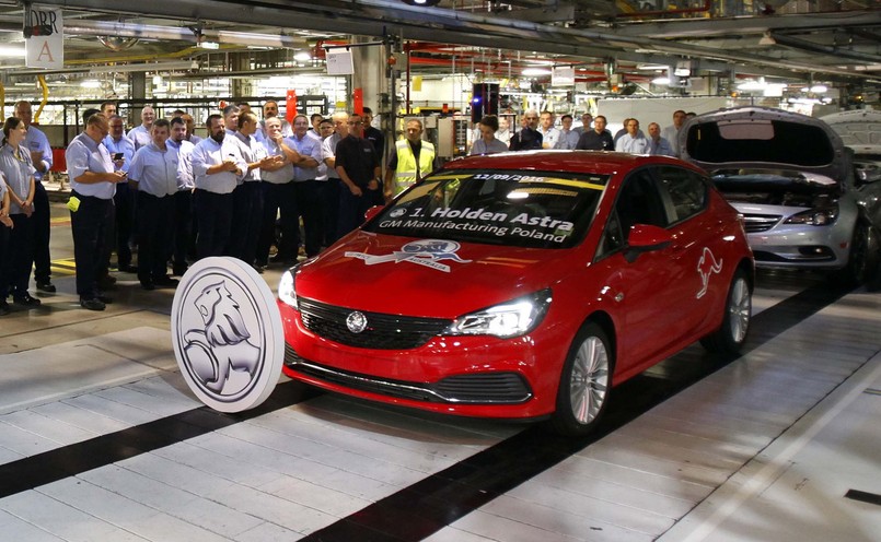 Seryjna produkcja modelu holden astra na rynki Australii i Nowej Zelandii ruszyła jesienią 2016 roku. A pierwszy model, polakierowany na czerwono i z turbodoładowanym silnikiem benzynowym 1.4/150 KM, trafi na rynek australijski