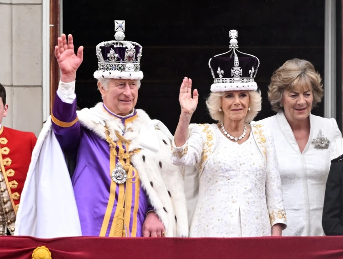 Kralj Čarls sa suprugom Kamilom na svojoj koronaciji 2023. u Londonu