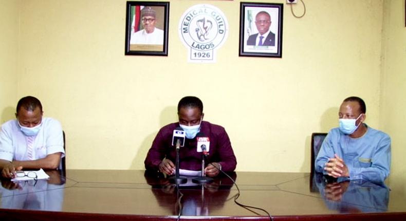 The Chairman of the Medical Guild, Dr Oluwajimi Sodipo, flanked by his colleagues at a press conference in Lagos on Sunday, July 12, 2020. [channelstv]