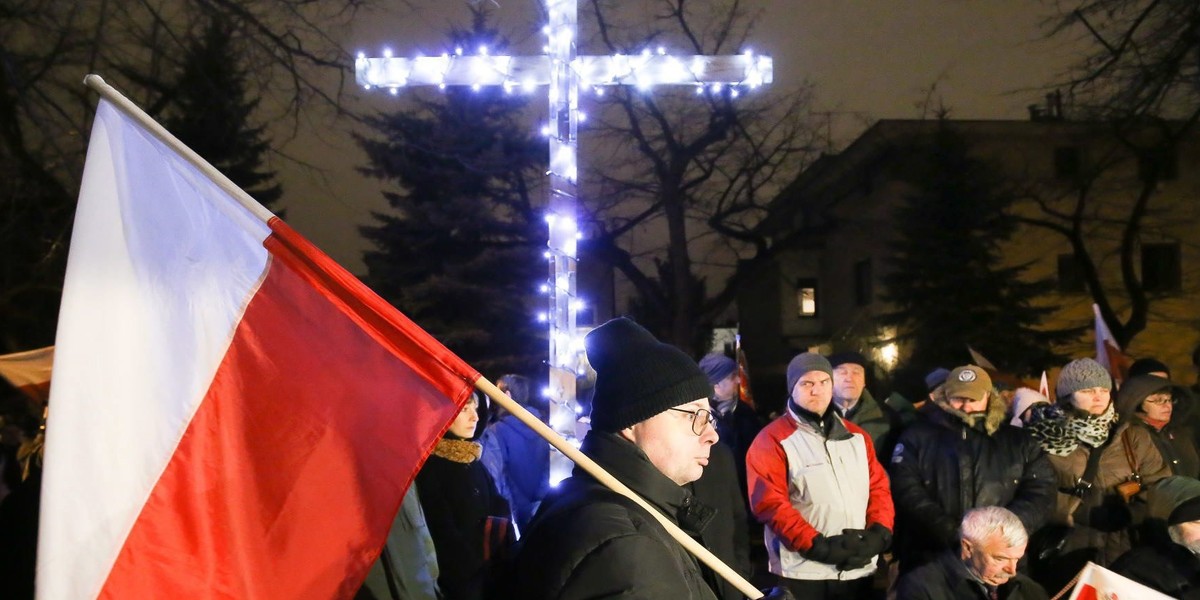 Demonstracja przed domem Czesława Kiszczaka