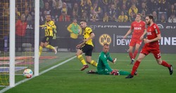 Popis Borussii Dortmund, trwa seria Schalke 04 Gelsenkirchen