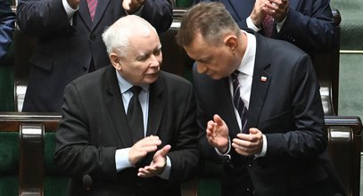 W PiS robi się nerwowo. Prezes otoczył się "zaskakującą" grupą ludzi. Cel jest jeden