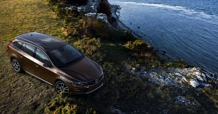 Volvo Cars reveals new V60 Cross Country