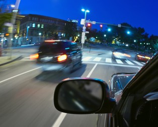 Sprawa "niefiskalnej żarówki". Urzędniczka z Bartoszyc stanie przed sądem za brak należytego oświetlenia