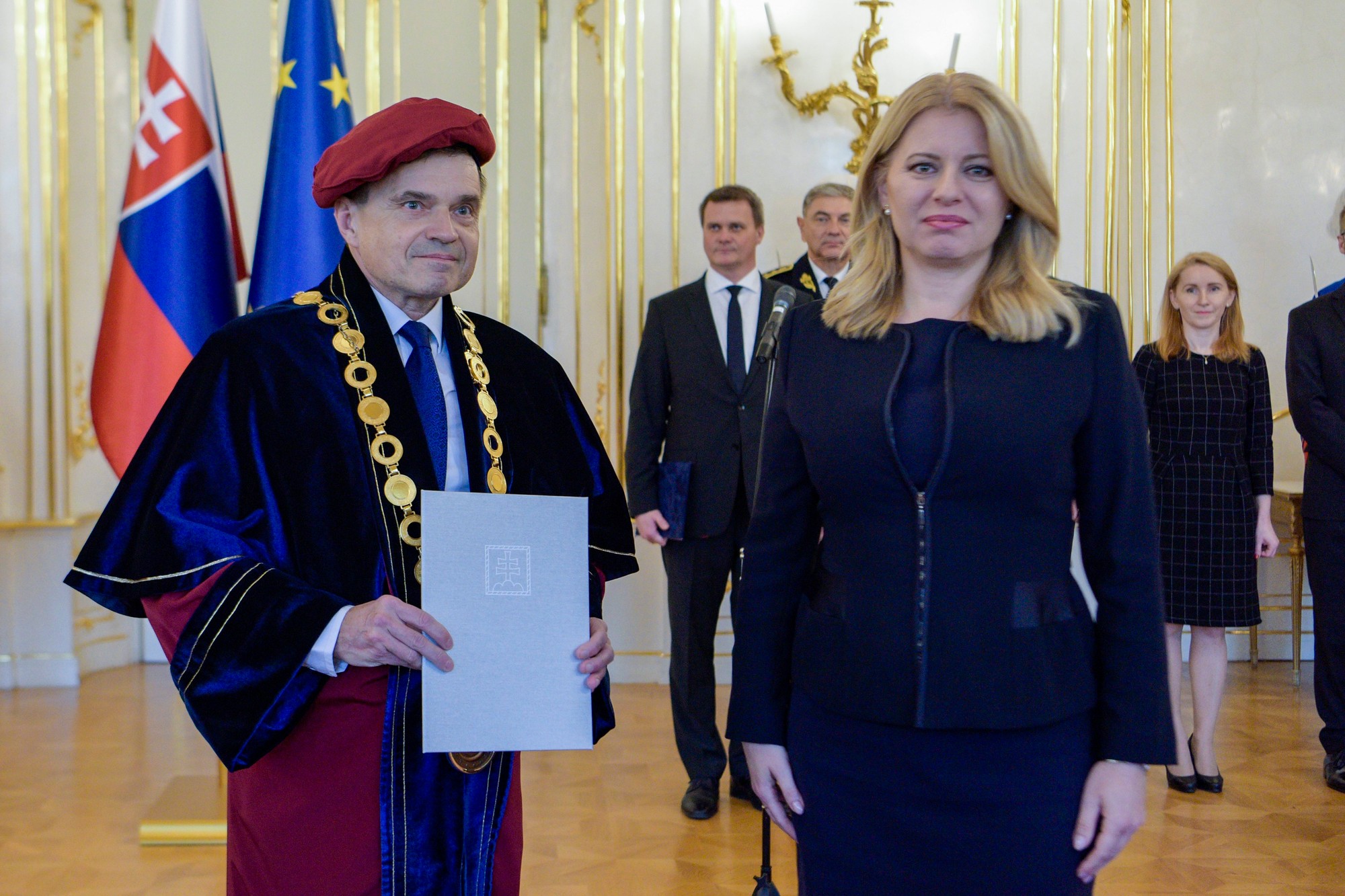 Nový rektor Vysokej školy Danubius v Sládkovičove Peter Plavčan a  Zuzana Čaputová.