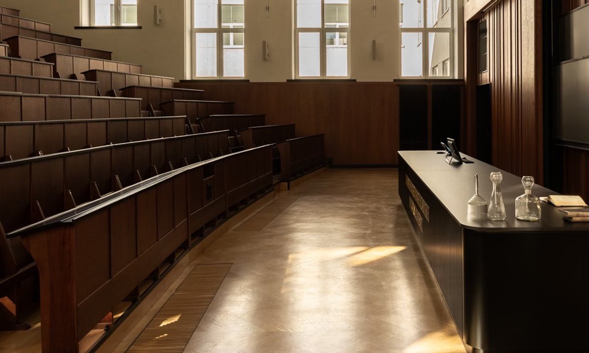 Zachwycający design wyremontowanej auli wykładowej na UW