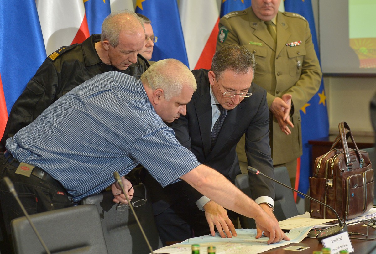 Premier w sztabie kryzysowym