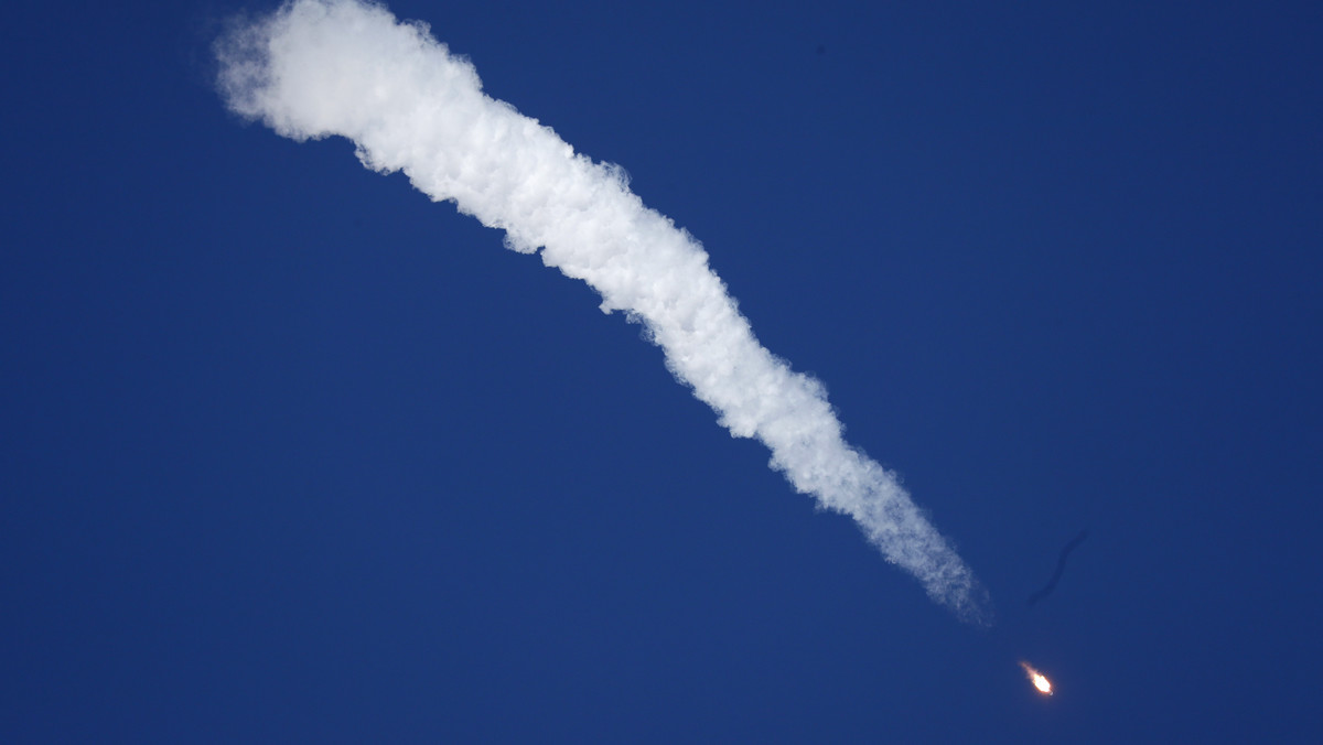 Rosyjski załogowy statek kosmiczny Sojuz MS-10 dziś uległ awarii po starcie z kosmodromu Bajkonur w Kazachstanie. Dwóch kosmonautów wylądowało awaryjnie na terytorium tego kraju. NASA podała, że ich stan jest dobry, jednak rosyjska agencja TASS określa go jako "nie całkiem dobry".