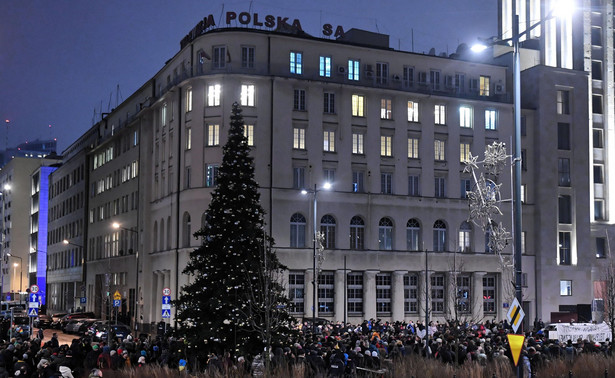 "Wiadomości" TVP pokazały twarze i nazwiska protestujących. Opozycja: To medialny lincz! Sprawa do prokuratury