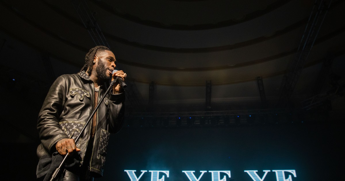 Burna Boy shuts down Lagos at Live Experience concert - Vimarsana News