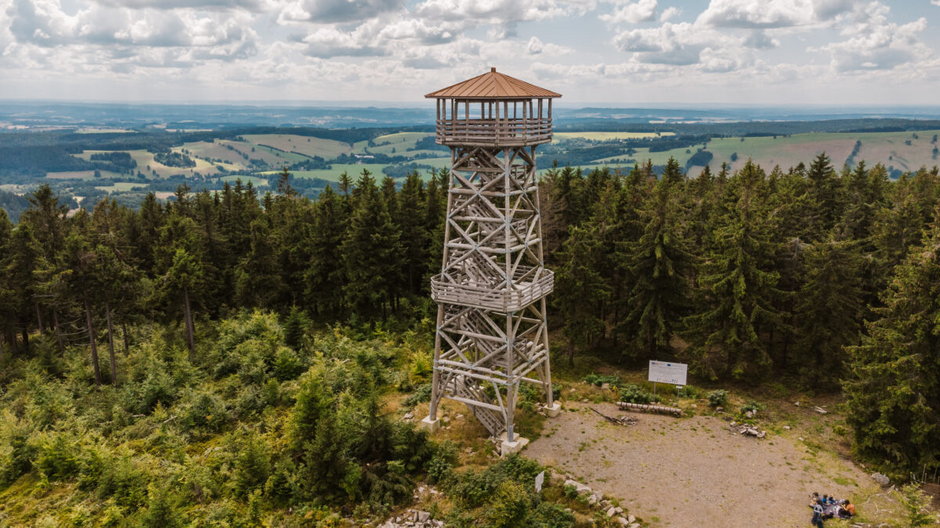 Wieża widokowa na Górze Czerniec w Górach Bystrzyckich