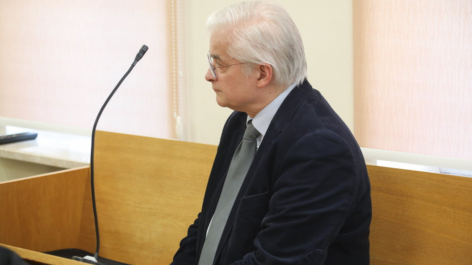 Były premier Włodzimierz Cimoszewicz stanął przed sądem