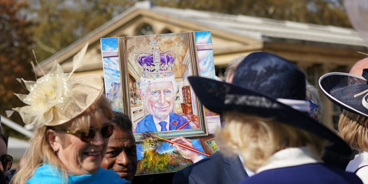 Portret Karola III widoczny podczas garden party w pałacu Buckingham, wydanym 3 maja, na trzy dni przed koronacją.