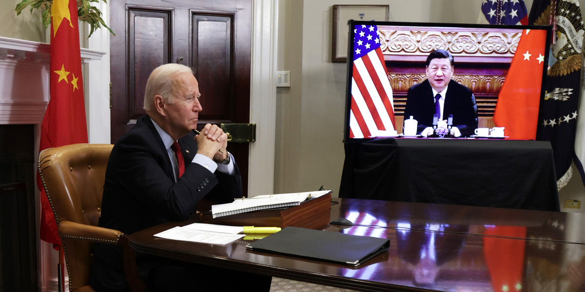 Joe Biden podczas łączenia z Xi Jinpingiem