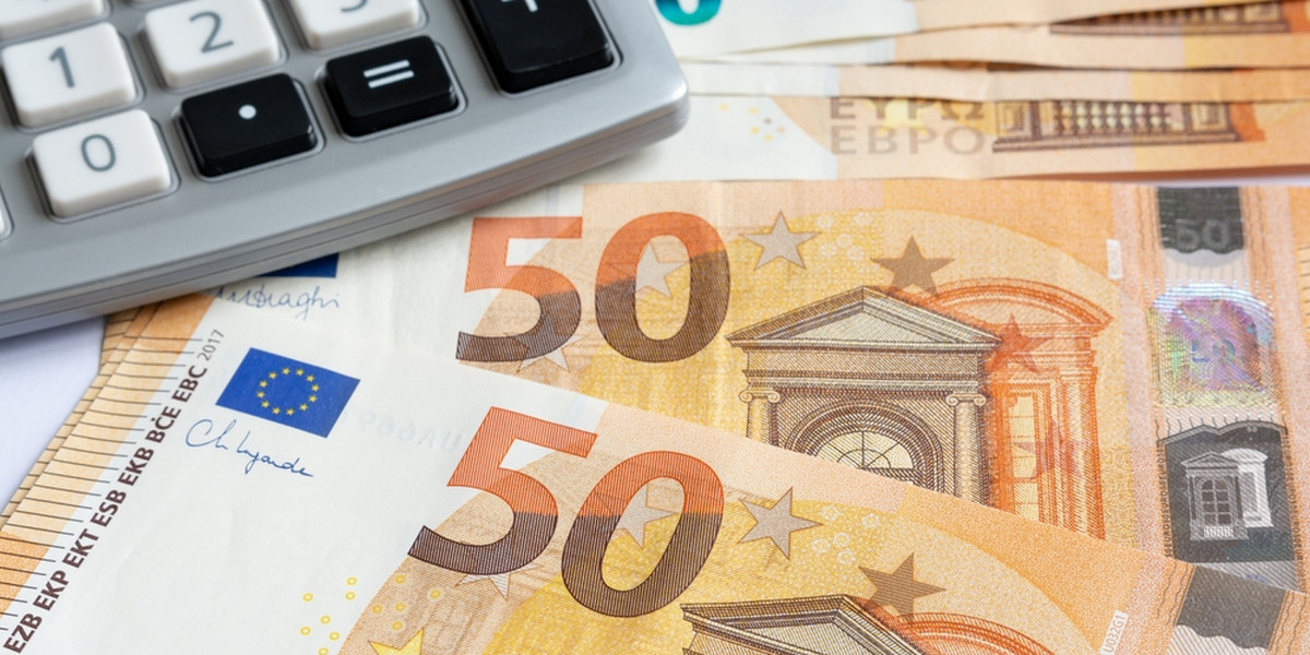Kurs euro EUR/PLN - notowania walut, 21 października 2022