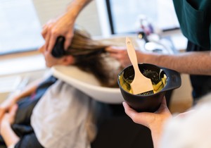 Brojne studije ispituju vezu između farbi za kosu i različitih vrsta raka