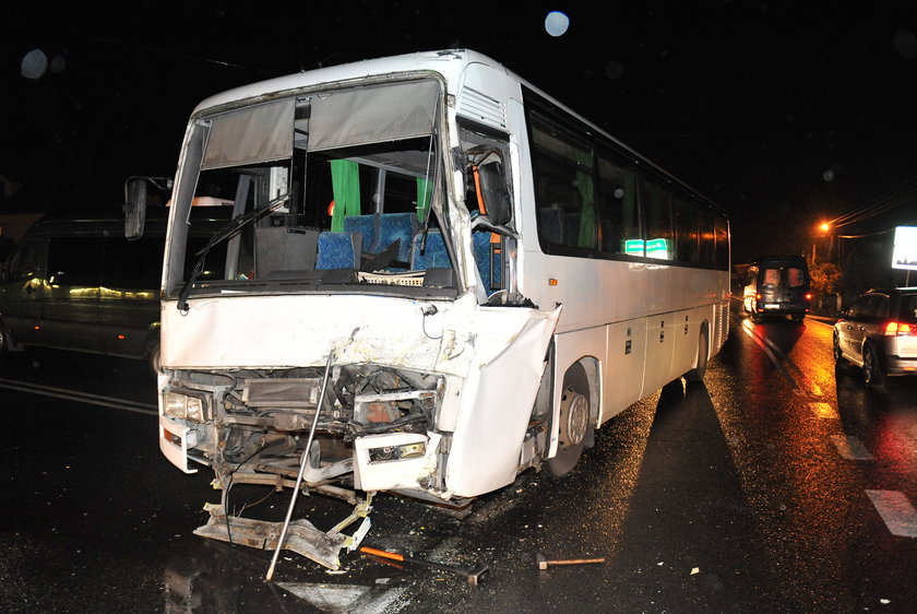 Wypadek autobusu z dziećmi 