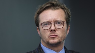 Spór o naklejki dot. LGBT. Michał Wawrykiewicz o postawie wydawcy "GP": barbarzyństwo prawne