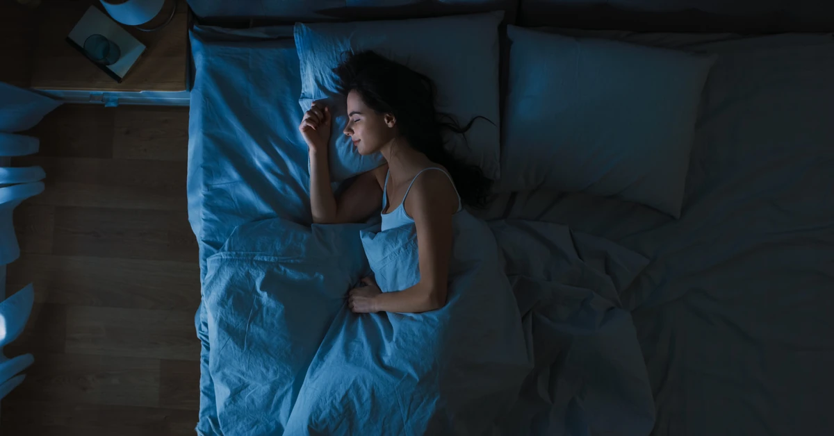 Problemy ze sen przyspieszają starzenie się mózgu – odkrycie naukowców z Instytutu Karolinska