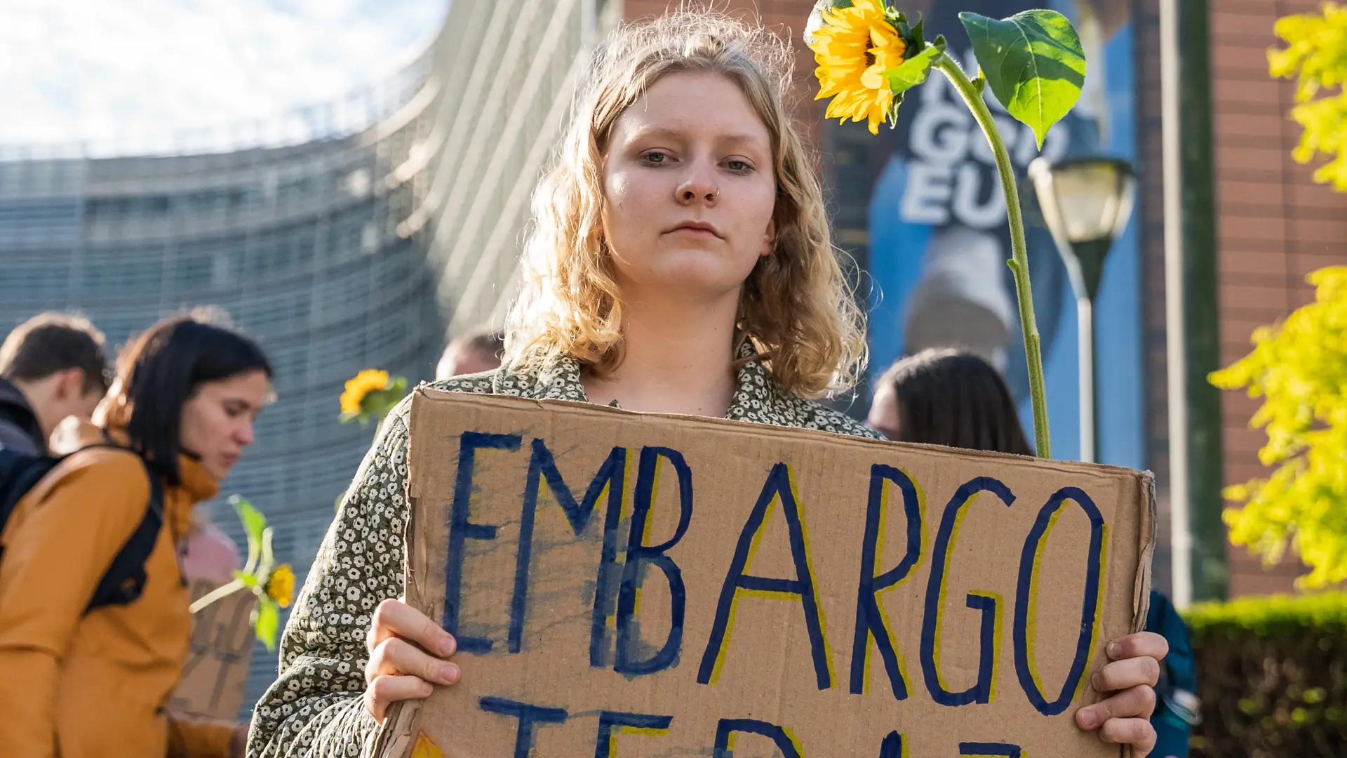 Polska aktywistka zadała pytanie Timmermansowi. Została wyrzucona przez ochroniarzy