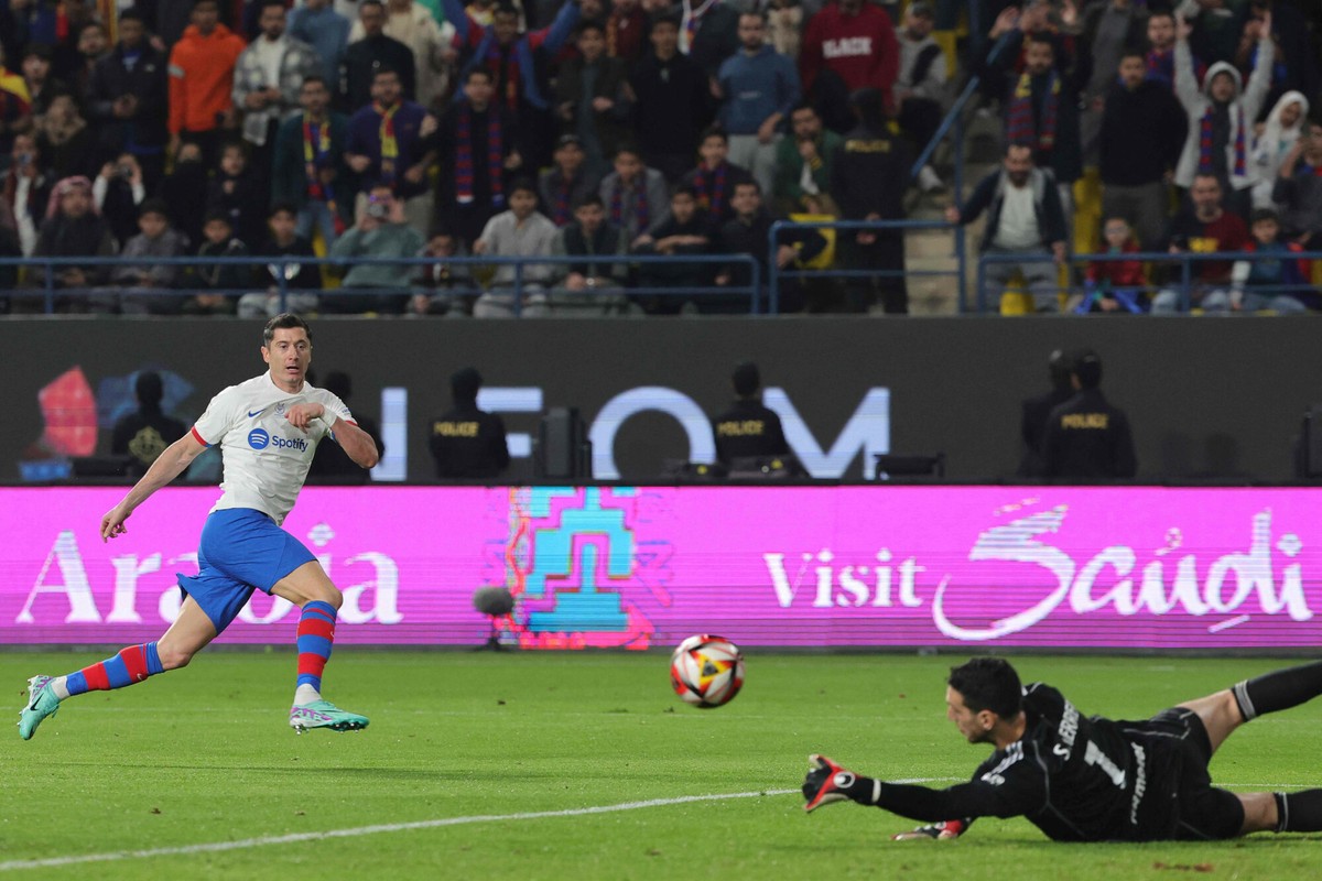 Robert Lewandowski strzelił gola w meczu z Osasuną Pampeluna