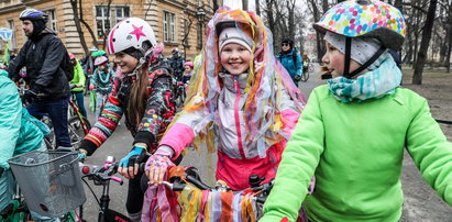 Uczniowie przejechali przez miasto