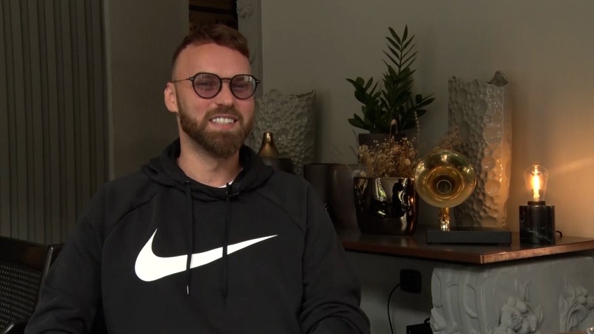 Pevač Danijel Alibabić čeka drugo dete sa suprugom Bibom