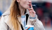 Rak płuc rzadszy u palących mężczyzn, a częstszy u niepalących i młodych kobiet. Onkolog tłumaczy dlaczego