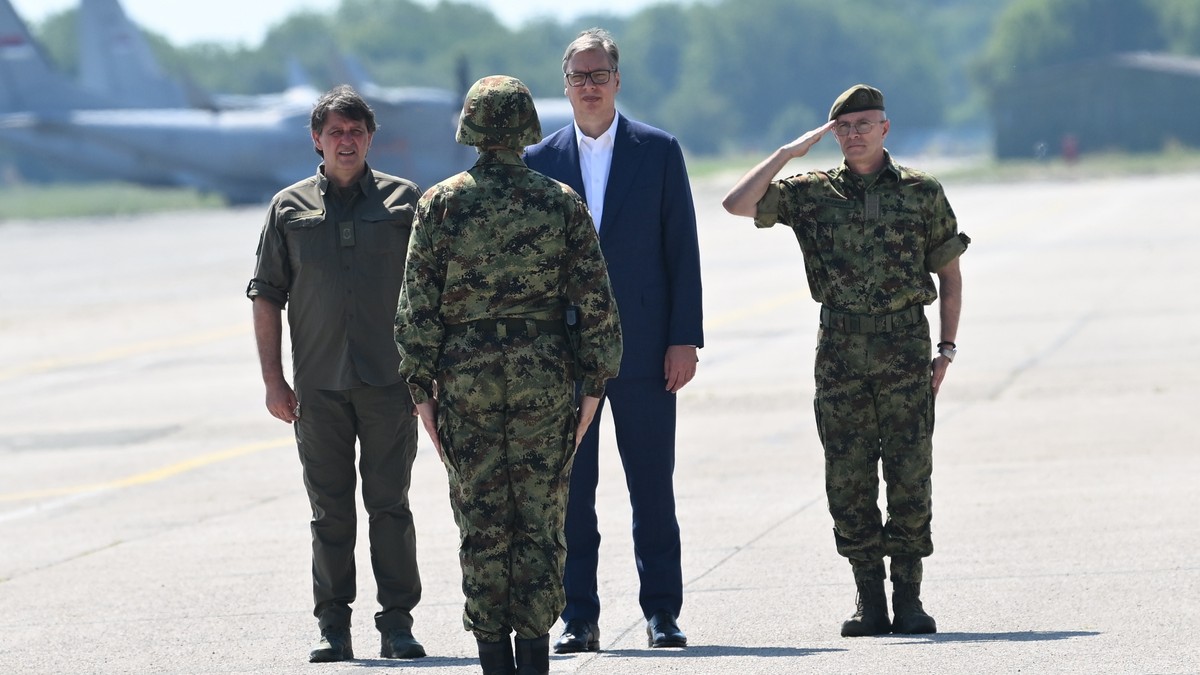 Bratislav Gašić, Aleksandar Vučić, Milan Mojsilović