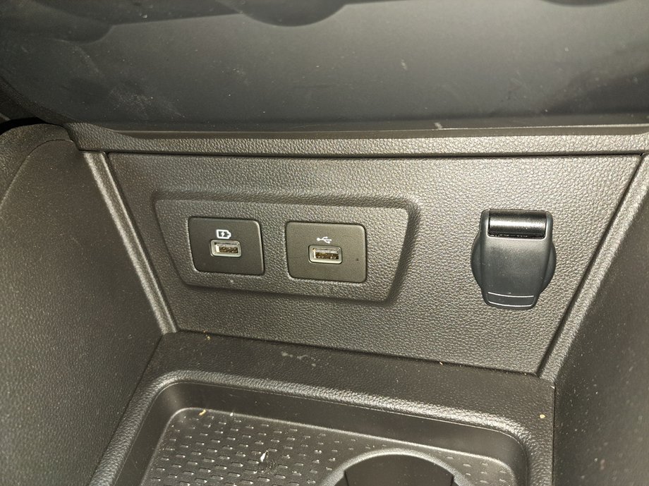 Dacia Duster - of course, there were USB ports for smartphone charging. 