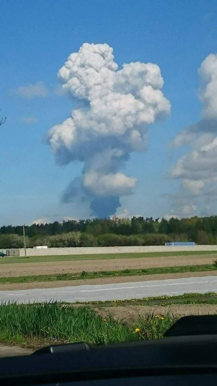 Pożar w fabryce pod Sochaczewem! Na miejscu stu strażaków