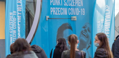 Koronawirus. Czy Polacy chcą restrykcji dla osób niezaszczepionych?