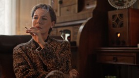 Kultowy film z Meryl Streep nie pokazał wszystkiego. Ten serial daje pełny obraz