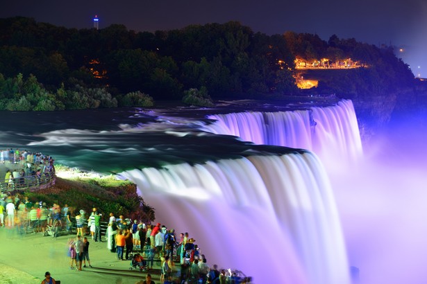 USA: W 40. rocznicę powstania "Solidarności" Niagara będzie podświetlona na biało-czerwono